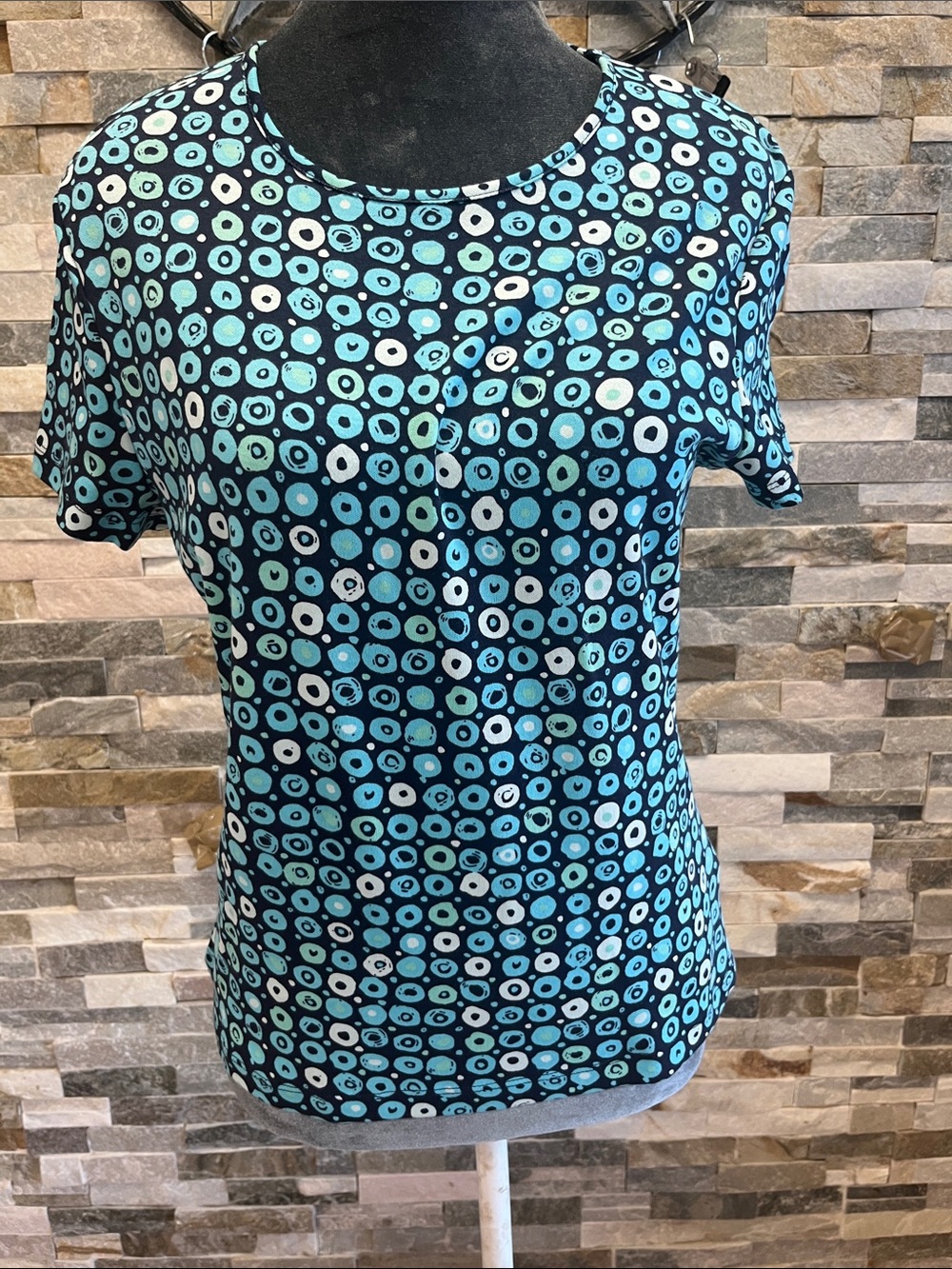 croft & barrow Black Short Sleeve Crewneck Top with Aqua Dot Print